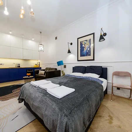 Zurawia Street Apartment