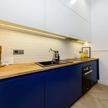 żurawia Street * Warszawa